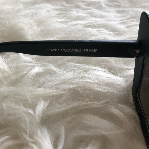 SOLD Extreme Cat Eye Sunnies - Picture 6 of 10